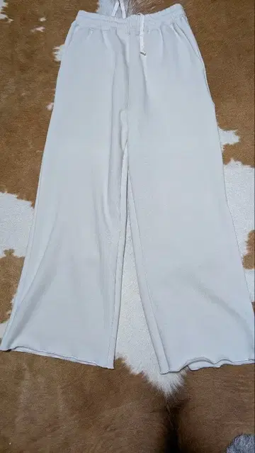 두지엠 클라세 EVERYDAYILIKE 이지 와이드 팬츠 속기모