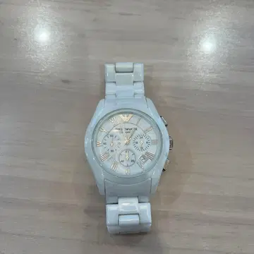 화이트 세라믹 크로노그래프 시계