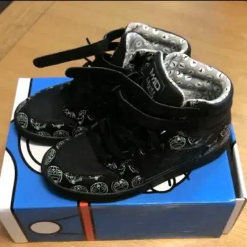 MADFOOT 도라에몽 스니커즈 23.5