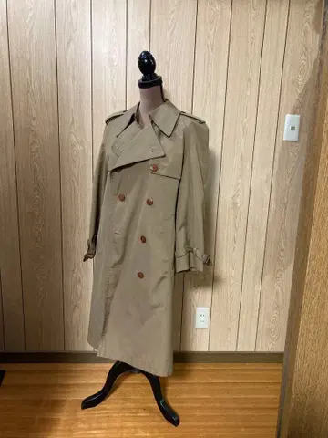 베이지 트렌치코트 산요