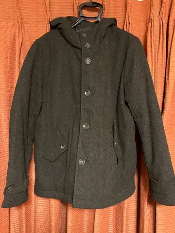 후드 부착 블랙 울 코트