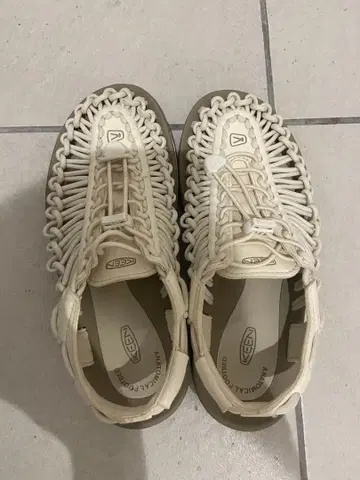 KEEN 샌들 화이트