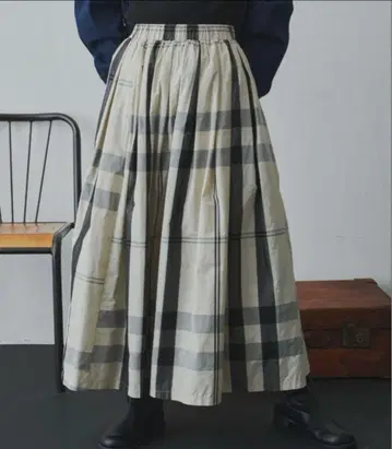 미사용 새상품 Libra CUE 멀티 체크 볼륨 스커트