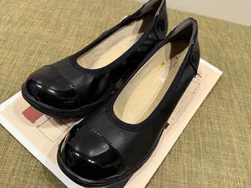 하늘을 나는 펌프스 [ 에나멜 바이컬러 ] 블랙, 블랙