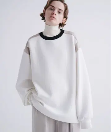 [ 미사용 ] CULLNI 맨투맨 Bi Color Pullover