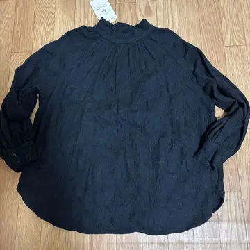 택 포함 새상품 프릴 옷깃의 긴팔 블라우스