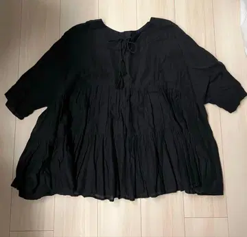 블랙의 5부 소매 튜닉 pual ce cin