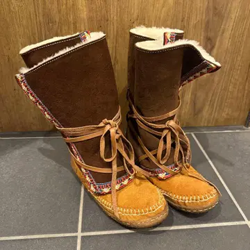 차이하네, 무톤 부츠, 방한, 티티카카, 에스닉 계열