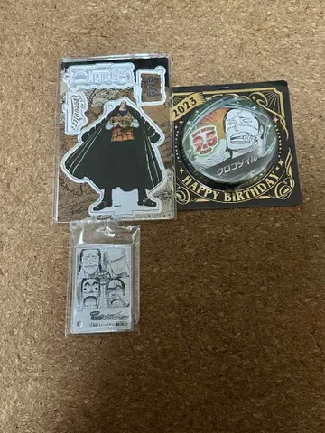 크로커다일 아크릴 스탠드 & 캔뱃지