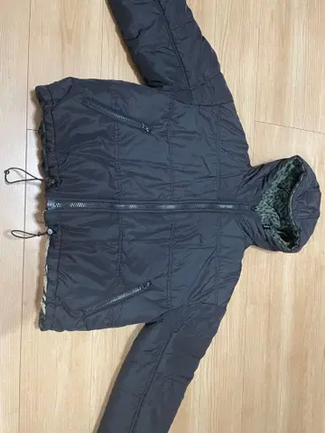 X-girl 리버서블 다운 자켓 블랙 & 레오파드 무늬