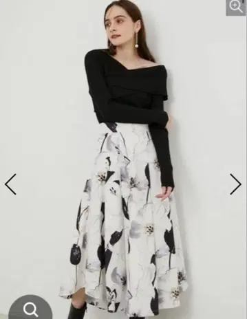 rienda 아트 플라워 플레어 스커트