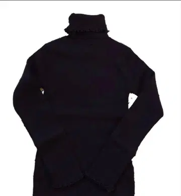 블랙 프릴 달린 터틀넥 긴팔 니트