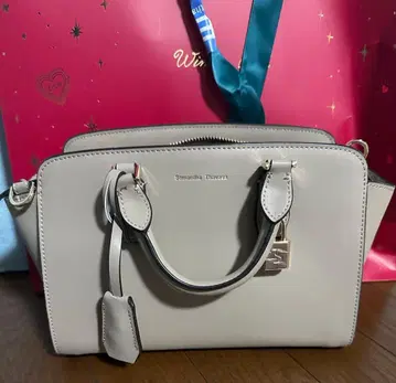 Samantha Thavasa 베이지 핸드백