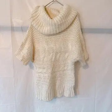 새상품급 THE LIMITED 아이보리 하이넥 니트 [ S ] 반팔