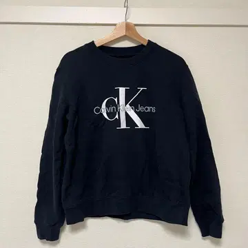 Calvin Klein Jeans 블랙 맨투맨