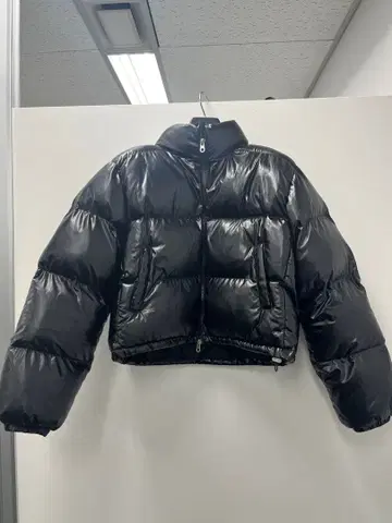 반질반질 다운 블랙 숏 기장