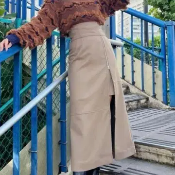 [ 새상품급 ] MURUA 지퍼 슬릿 A 라인 스커트