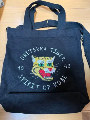 오니츠카타이거 토트백