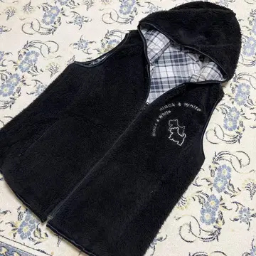 블랙&화이트 보아 리버서블 베스트 여성용 L 사이즈 새상품급