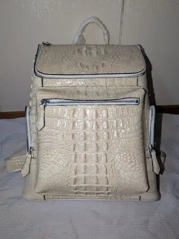 아이보리 크로커다일 백팩