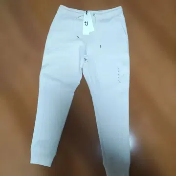 UNIQLO+J 화이트 조거 팬츠