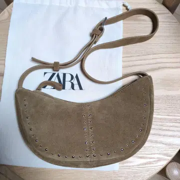 ZARA 스웨이드 브라운 미니 숄더백 하프문