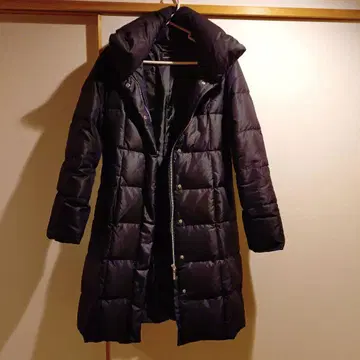 QUEENS COURT 블랙 다운 자켓