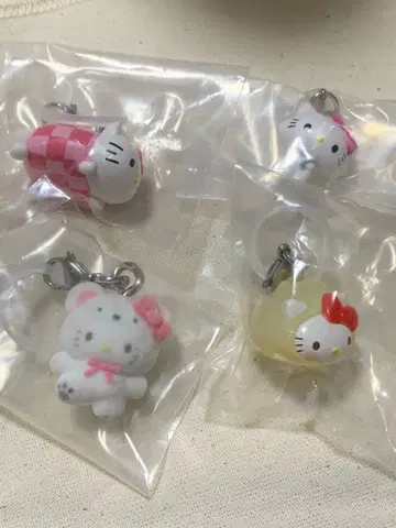 산리오 헬로키티 메지루시 액세서리 세트