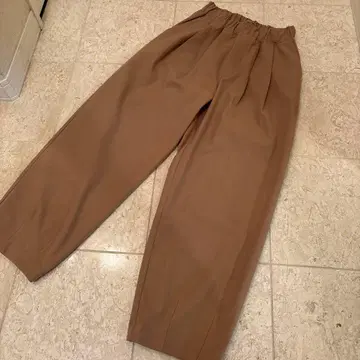 안나케리 ANNA KERRY 페그탑 팬츠 사이즈 38 카멜