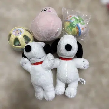 스누피 봉제 인형 2개와 볼 세트
