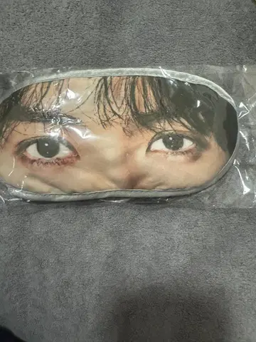 후지와라 이츠키 안대