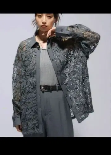 하레 HARE 플라워 레이스 미들 셔츠 그레이 인기 완판템