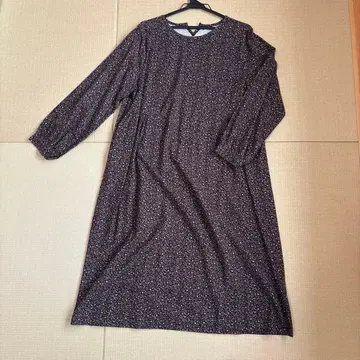 블랙 베이스 미니 꽃무늬 긴팔 원피스