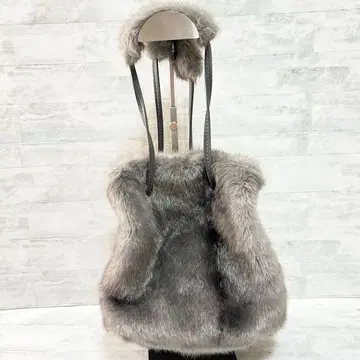 새상품급 쿨카리안 퍼 핸드백 그레이 겨울