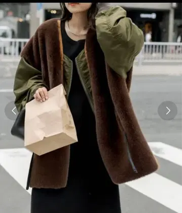 [ etsinta / 에신타 ] 차오패닉 티피 퍼 절개 자켓