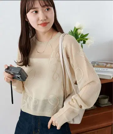 [ 새상품 미개봉 ] DISCOAT 선 패턴 풀오버 그레이쉬 베이지