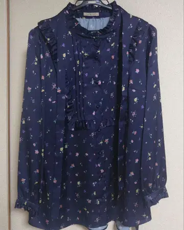 로즈 티아라 블라우스