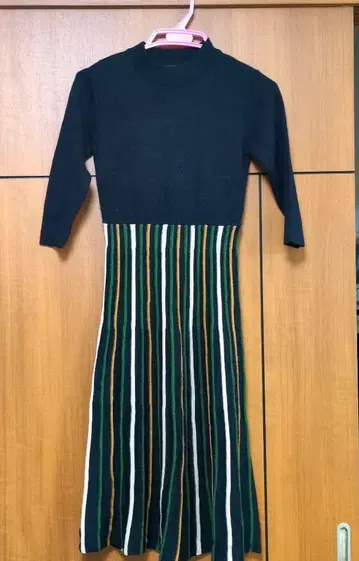 스트라이프 니트 원피스