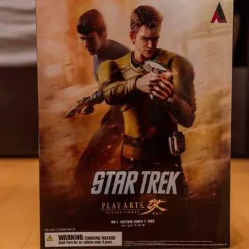 PLAY ARTS 스타트렉 제임스 T 커크
