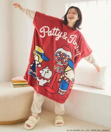 패티&지미 프린트 따뜻한 입는 플리스 담요 의류 [ 산리오 캐릭터즈 ]