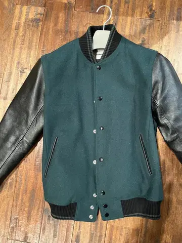 다크 그린 블랙 가죽 자켓