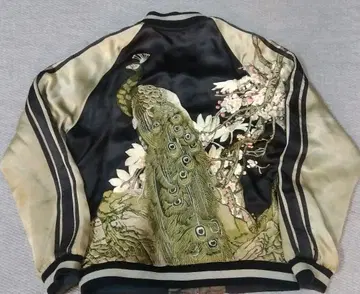 화려악단 스크립트 리버서블 스카잔 화이트 공작 패턴 레이온제 sizeM