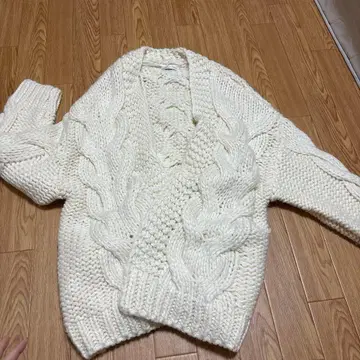 GLOBAL WORK 아이보리 케이블 니트