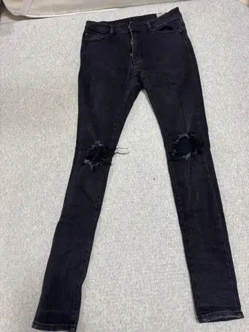 스키니 데님 블랙 무릎 데미지 가공