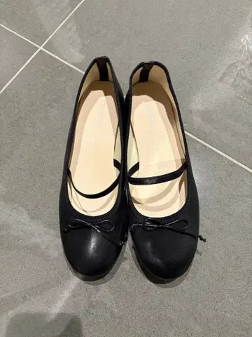 블랙 발레 슈즈 리본 포함