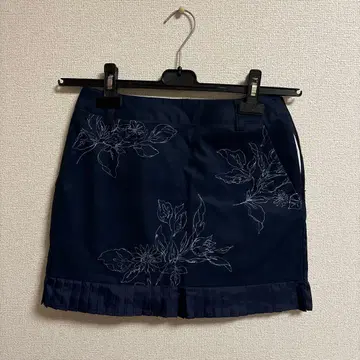 캘러웨이 네이비 꽃무늬 자수 스커트 SS 사이즈