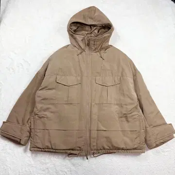 유니클로 화이트 마운티니어링 하이브리드 다운 오버 사이즈 후드티