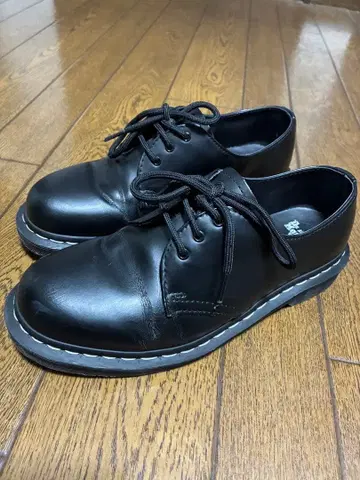 닥터마틴 3홀 26cm UK 사이즈 7