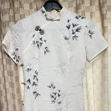 화이트 대나무 자수 반팔 차이나 드레스 펄