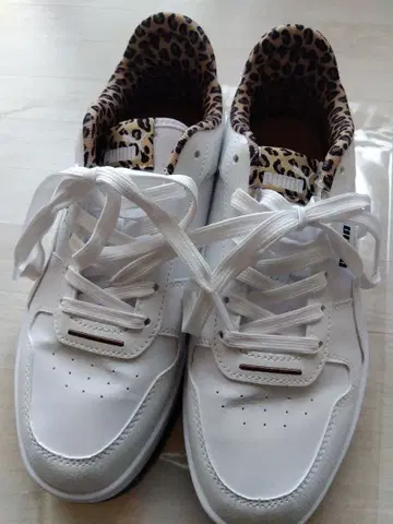 PUMA 화이트 레오파드 스니커즈 통굽